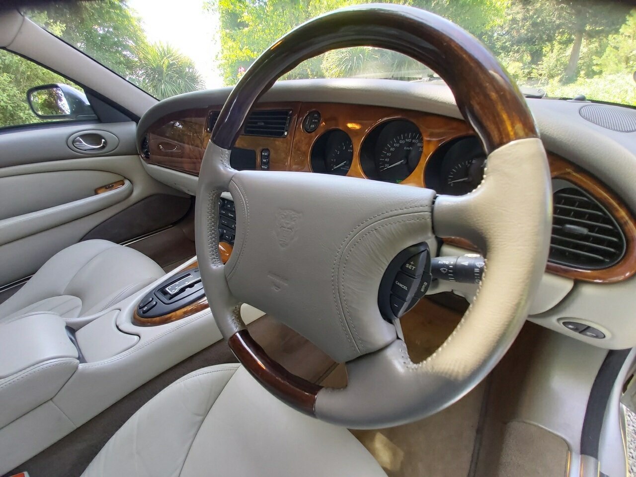 2000 JAGUAR XKR SPORT 5 SP AUTOMATIC 2D CONVERTIBLE