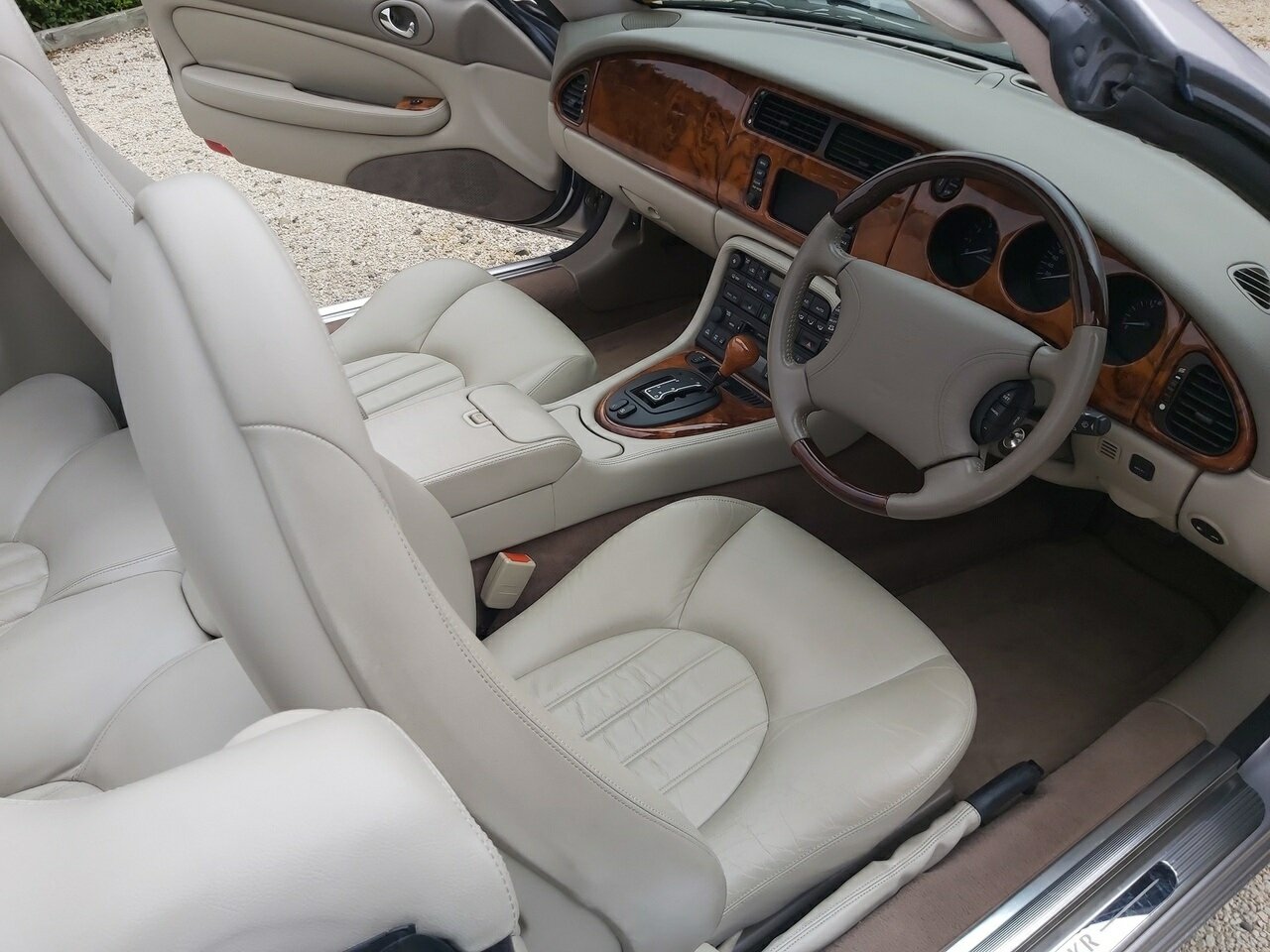 2000 JAGUAR XKR SPORT 5 SP AUTOMATIC 2D CONVERTIBLE