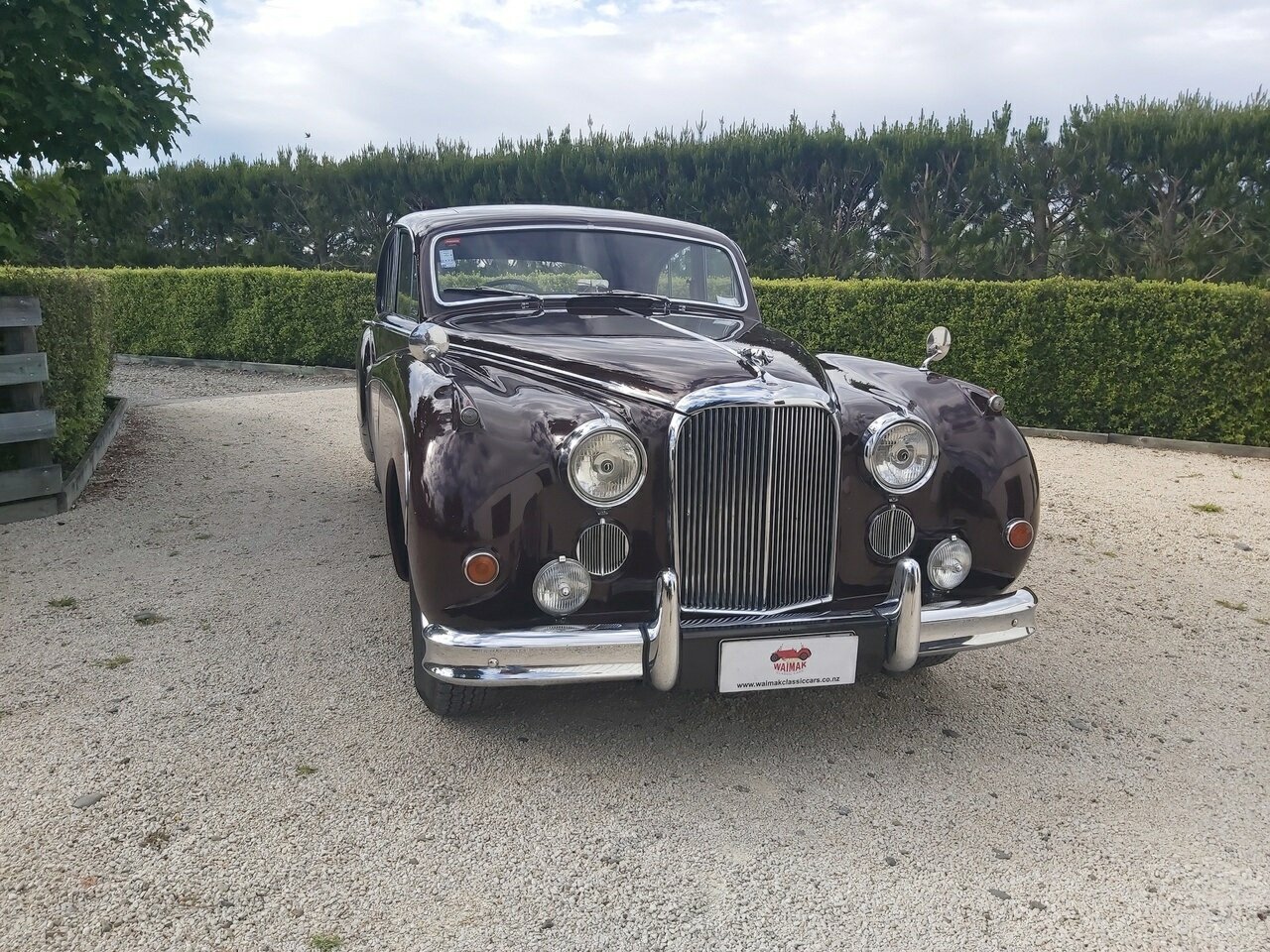 1958 JAGUAR MARK VIII SEDAN