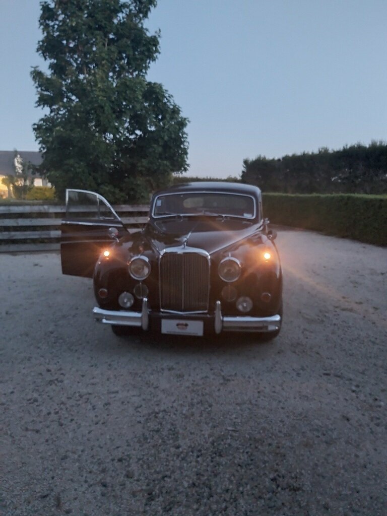 1958 JAGUAR MARK VIII SEDAN