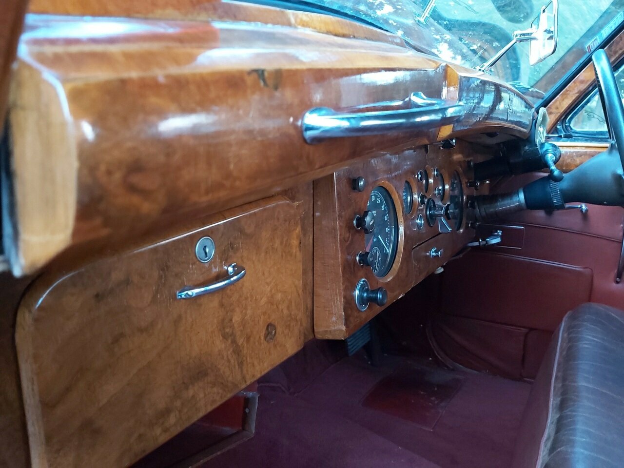 1958 JAGUAR MARK VIII SEDAN