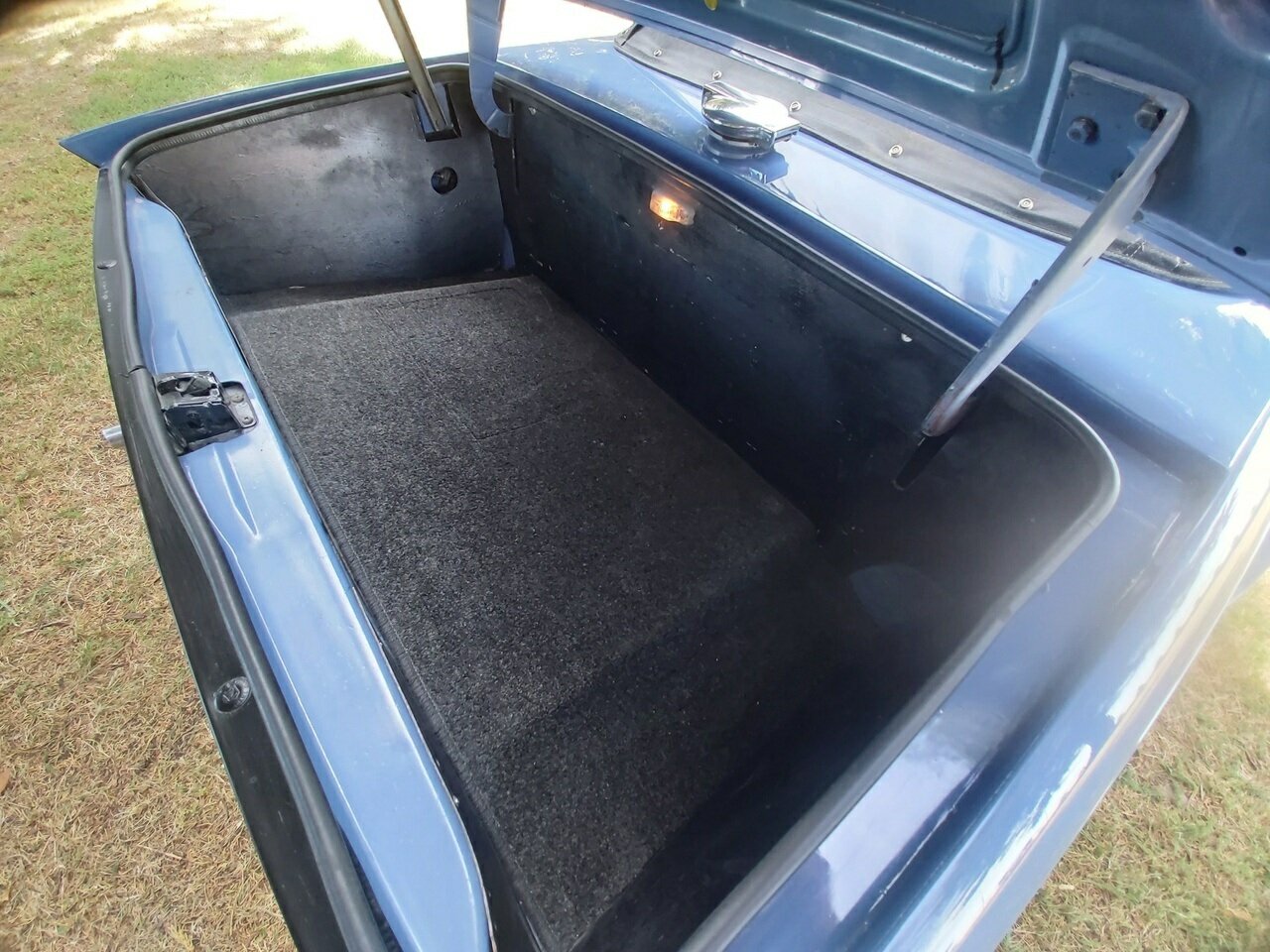 1973 TRIUMPH TR 6 4 SP MAN + OVERDRIVE 2D CONVERTIBLE
