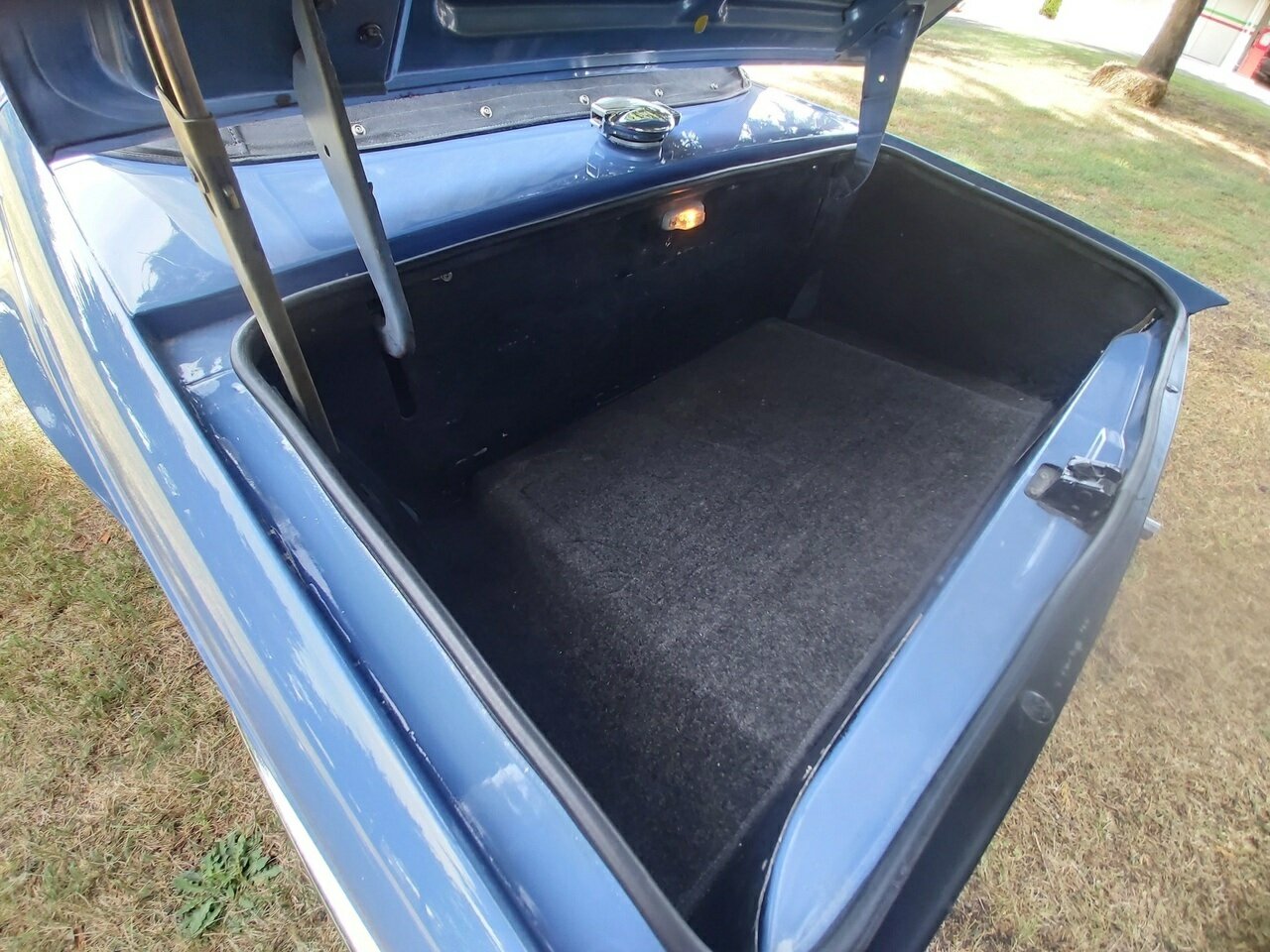 1973 TRIUMPH TR 6 4 SP MAN + OVERDRIVE 2D CONVERTIBLE