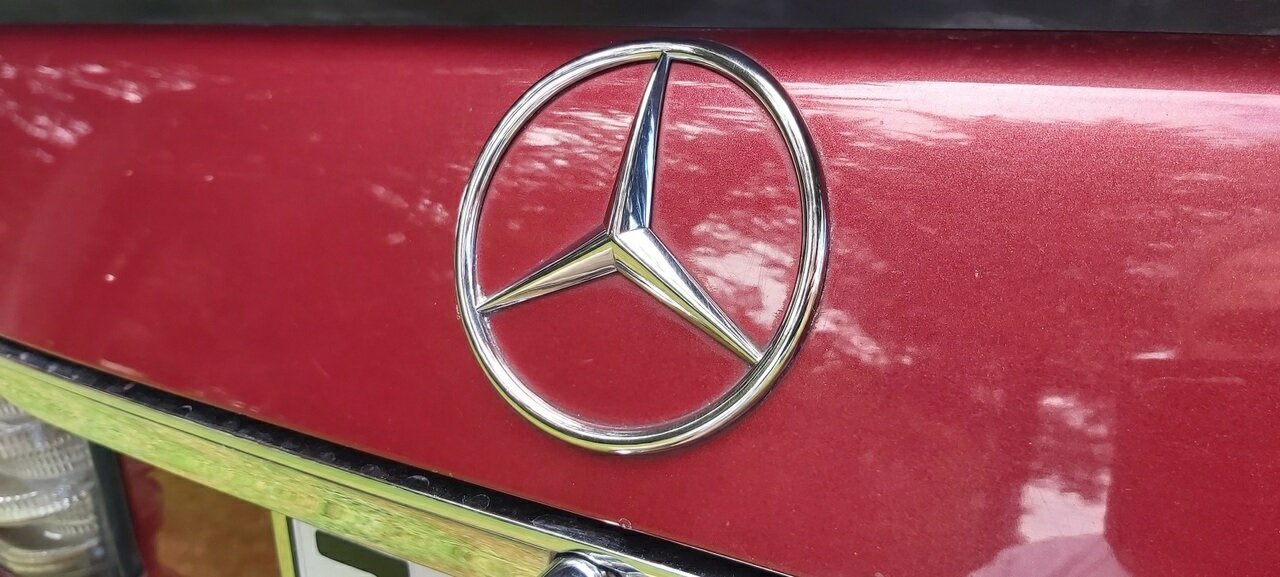 1988 MERCEDES-BENZ 500 SL AUTOMATIC COUPE