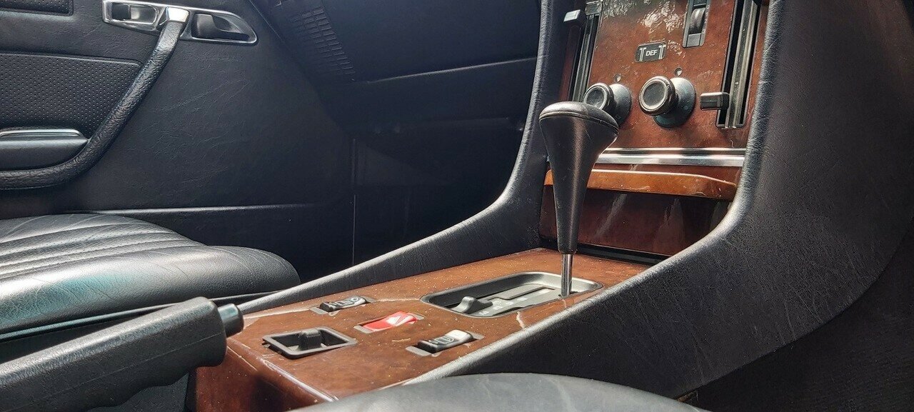 1988 MERCEDES-BENZ 500 SL AUTOMATIC COUPE