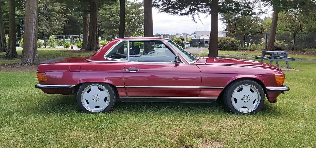 1988 MERCEDES-BENZ 500 SL AUTOMATIC COUPE