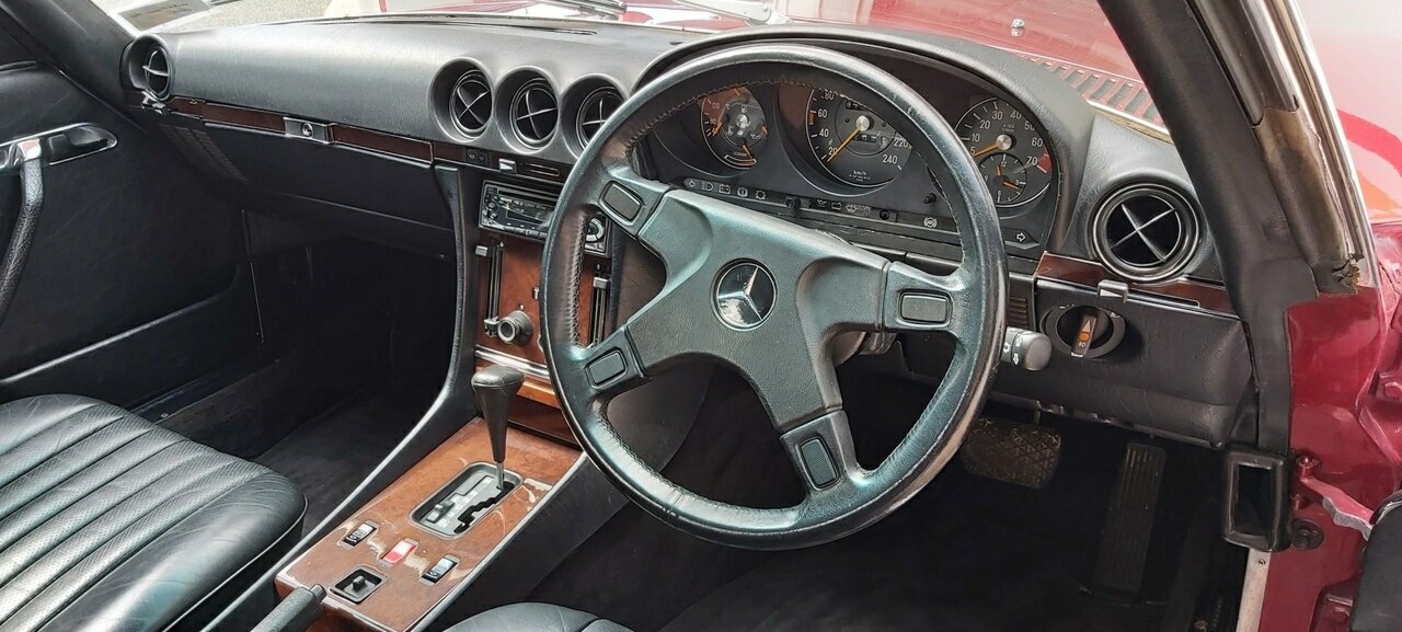 1988 MERCEDES-BENZ 500 SL AUTOMATIC COUPE