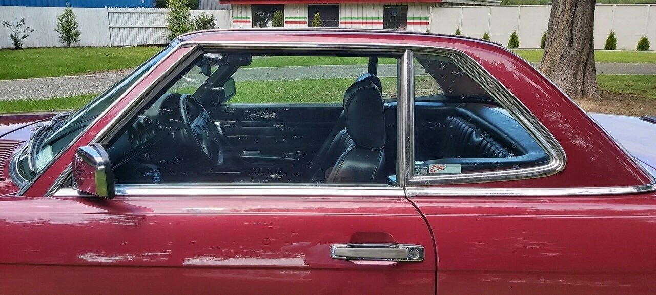 1988 MERCEDES-BENZ 500 SL AUTOMATIC COUPE