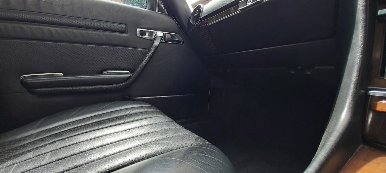 1988 MERCEDES-BENZ 500 SL AUTOMATIC COUPE