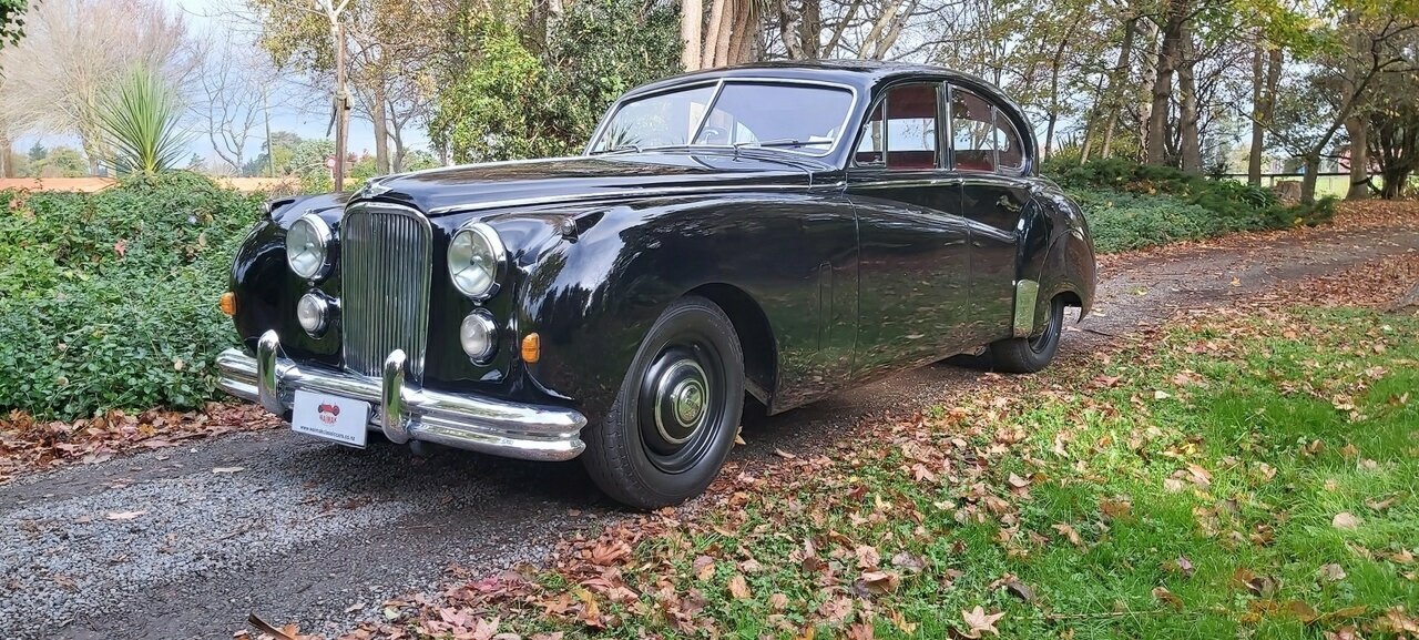 1952 JAGUAR MK VII SEDAN