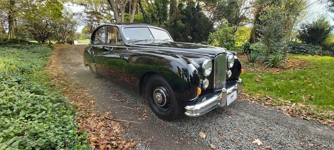 1952 JAGUAR MK VII SEDAN