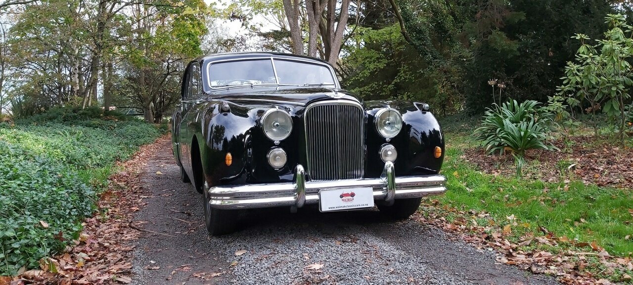 1952 JAGUAR MK VII SEDAN