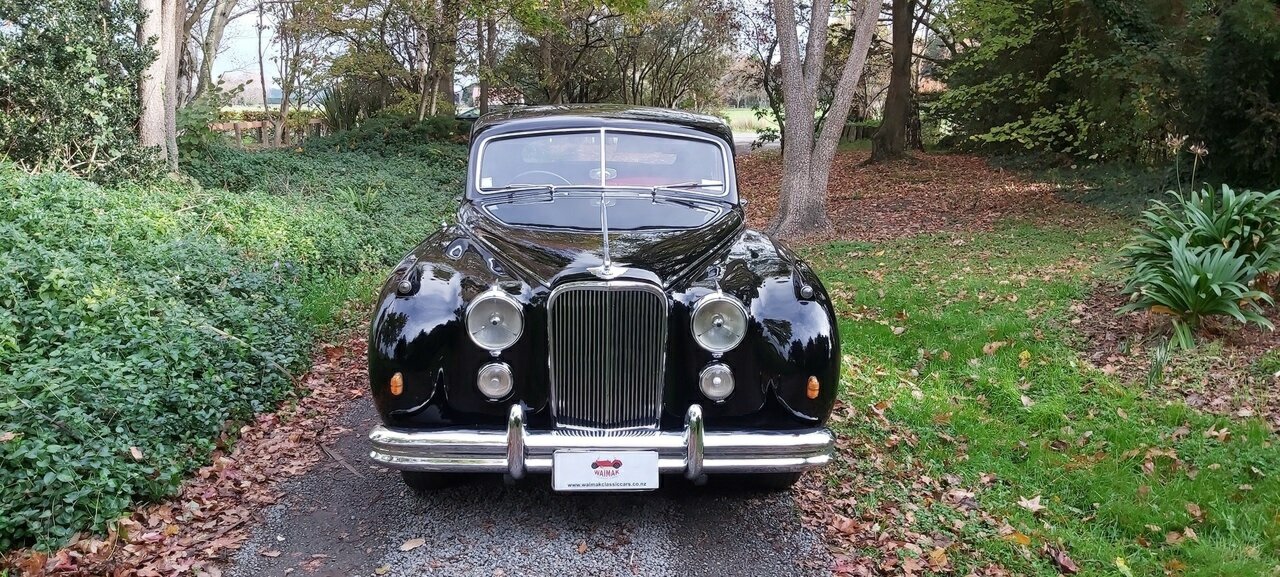 1952 JAGUAR MK VII SEDAN