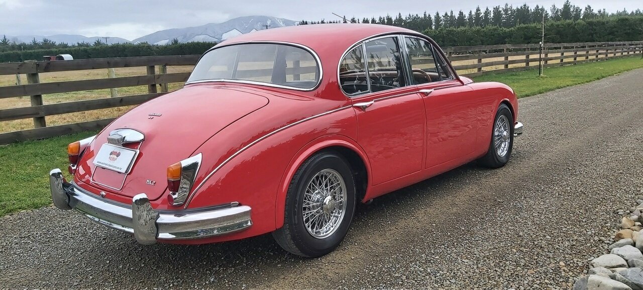 1961 JAGUAR MK II 3.8 4 SP MAN + OVERDRIVE 4D SEDAN