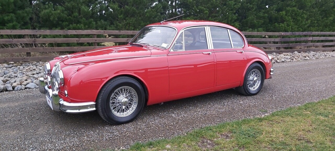 1961 JAGUAR MK II 3.8 4 SP MAN + OVERDRIVE 4D SEDAN