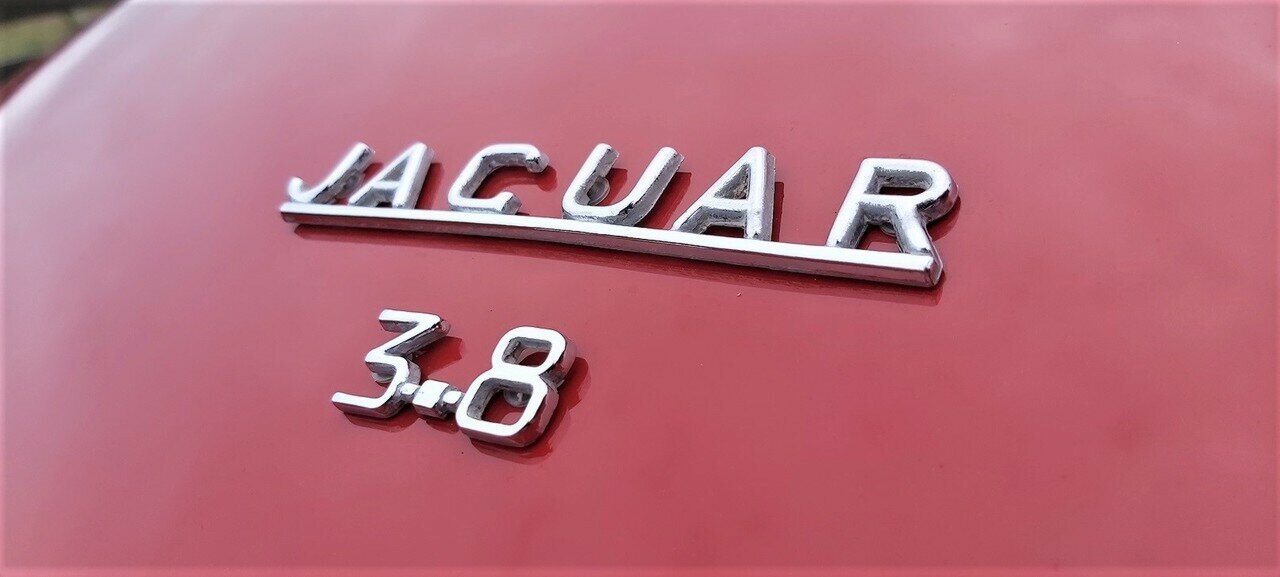 1961 JAGUAR MK II 3.8 4 SP MAN + OVERDRIVE 4D SEDAN