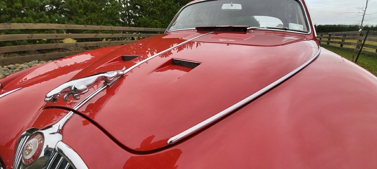 1961 JAGUAR MK II 3.8 4 SP MAN + OVERDRIVE 4D SEDAN