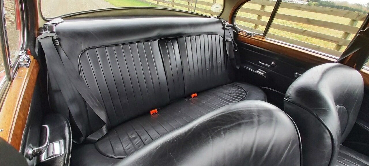 1961 JAGUAR MK II 3.8 4 SP MAN + OVERDRIVE 4D SEDAN