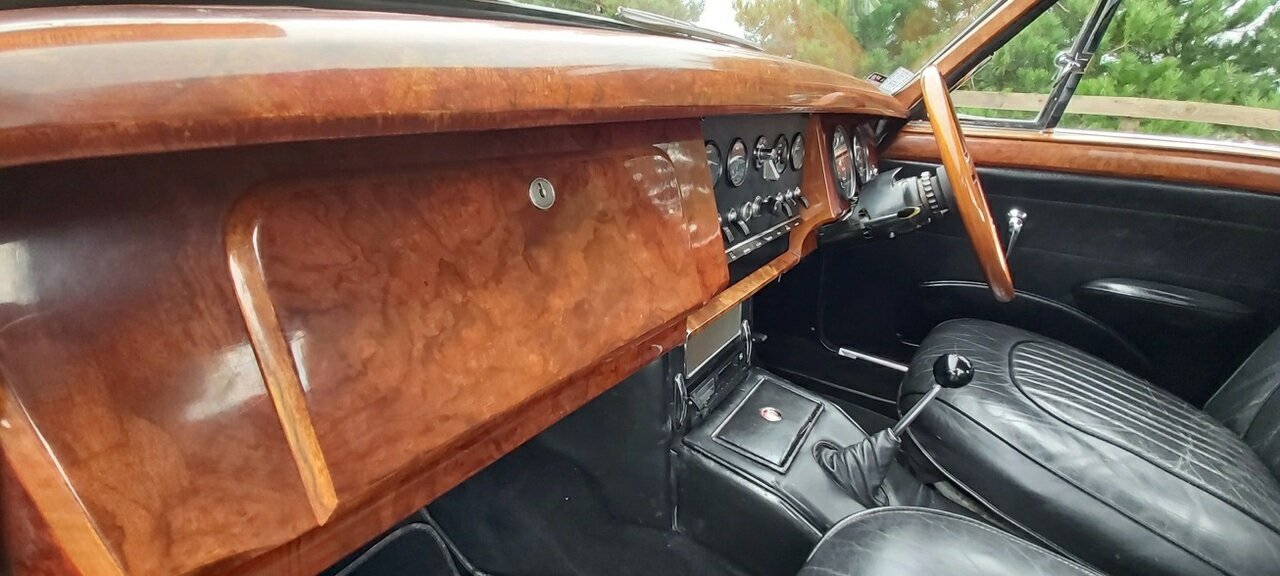 1961 JAGUAR MK II 3.8 4 SP MAN + OVERDRIVE 4D SEDAN