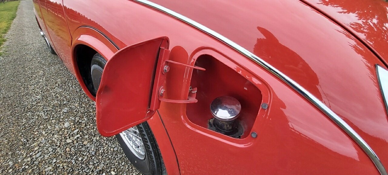 1961 JAGUAR MK II 3.8 4 SP MAN + OVERDRIVE 4D SEDAN