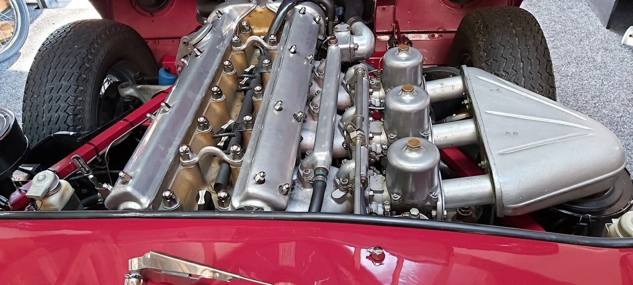 1973 JAGUAR E TYPE SERIES 3 2+2 5.3 3 SP AUTOMATIC 2D COUPE