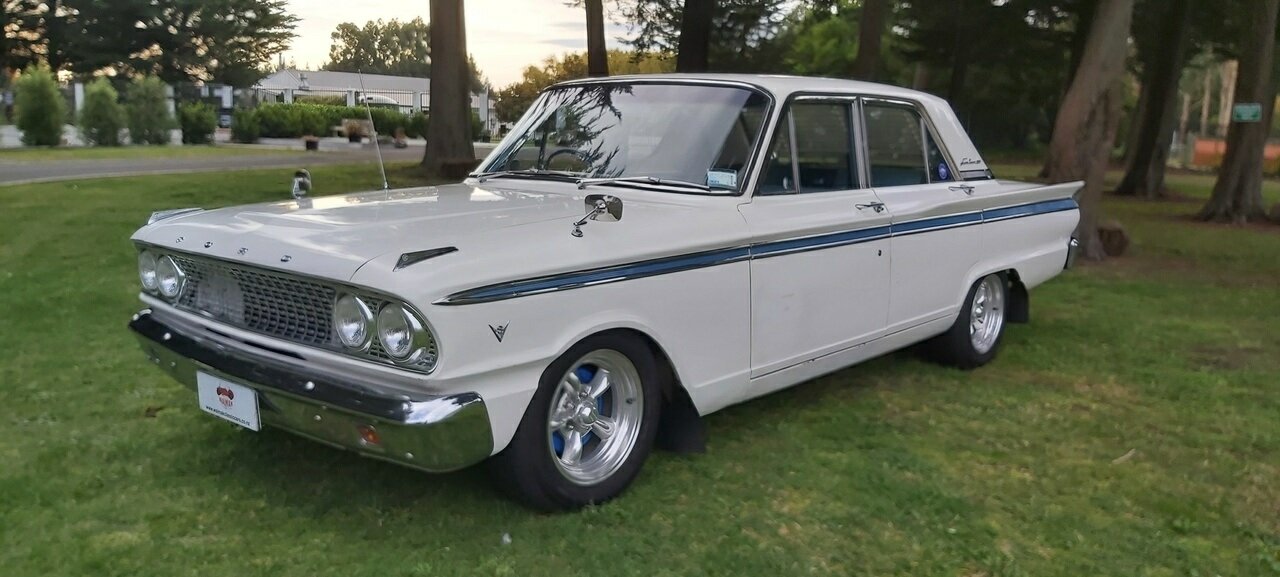1963 FORD FAIRLANE COMPACT 500 AUTOMATIC SEDAN