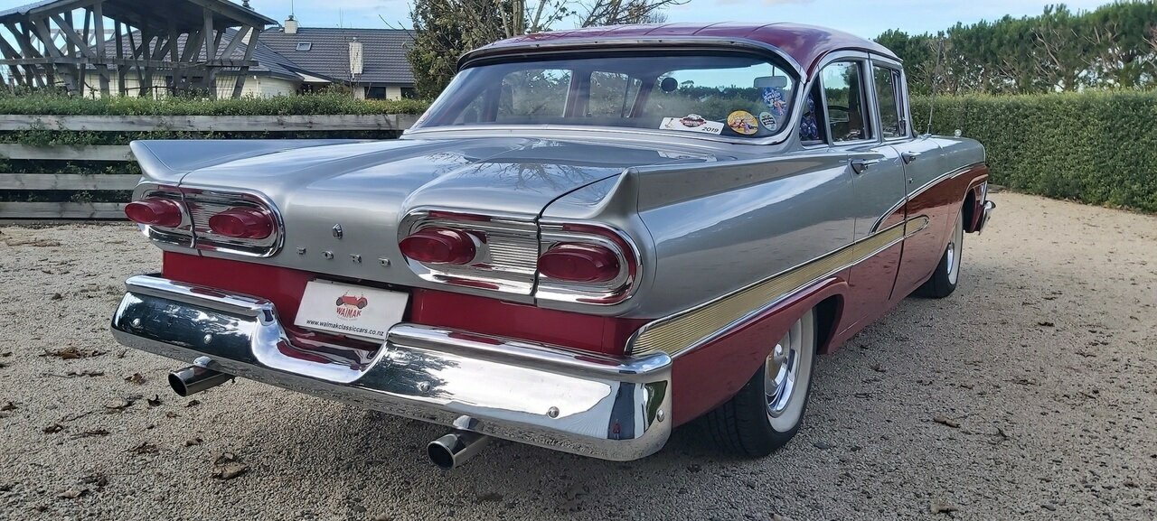 1958 FORD CUSTOM 300 AUTOMATIC SEDAN
