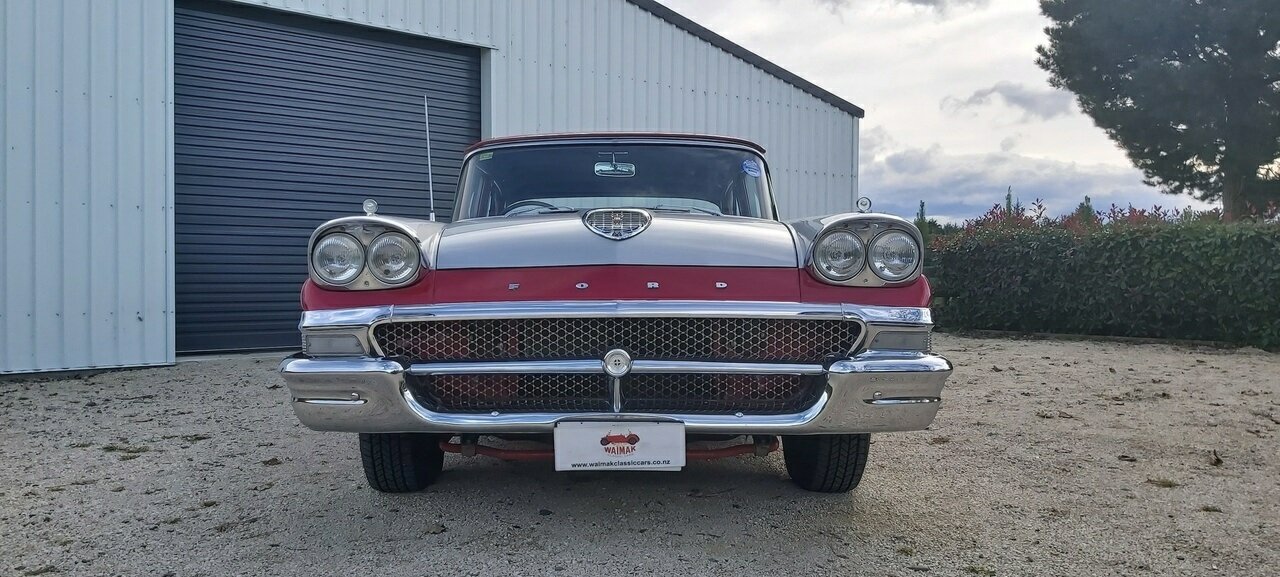 1958 FORD CUSTOM 300 AUTOMATIC SEDAN