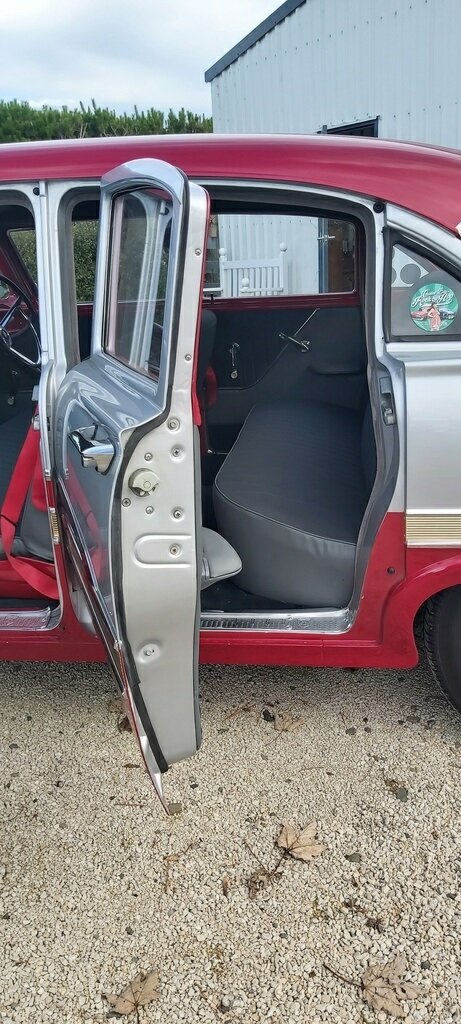 1958 FORD CUSTOM 300 AUTOMATIC SEDAN
