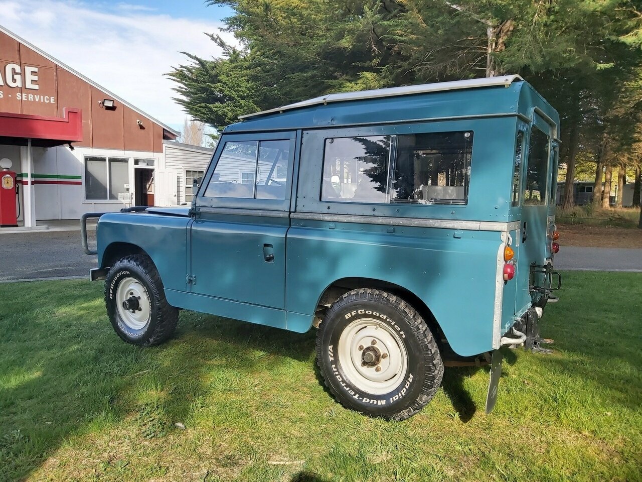 1967 LAND ROVER SERIES IIA 4 SP MANUAL WAGON