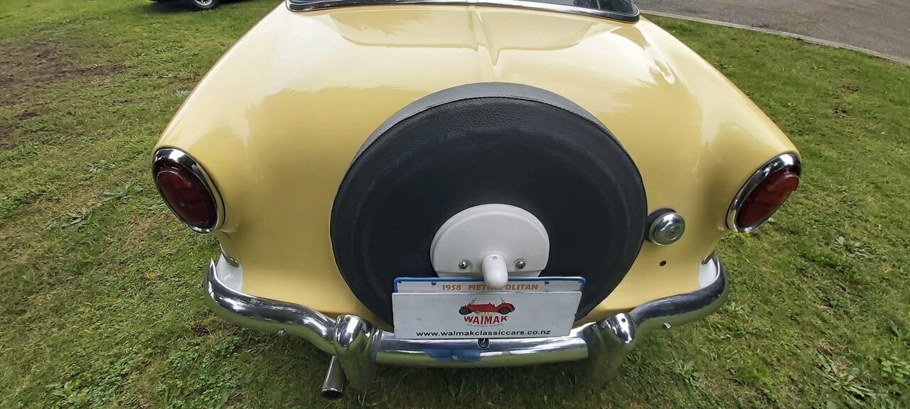 1958 NASH METROPOLITAN SERIES III COUPE