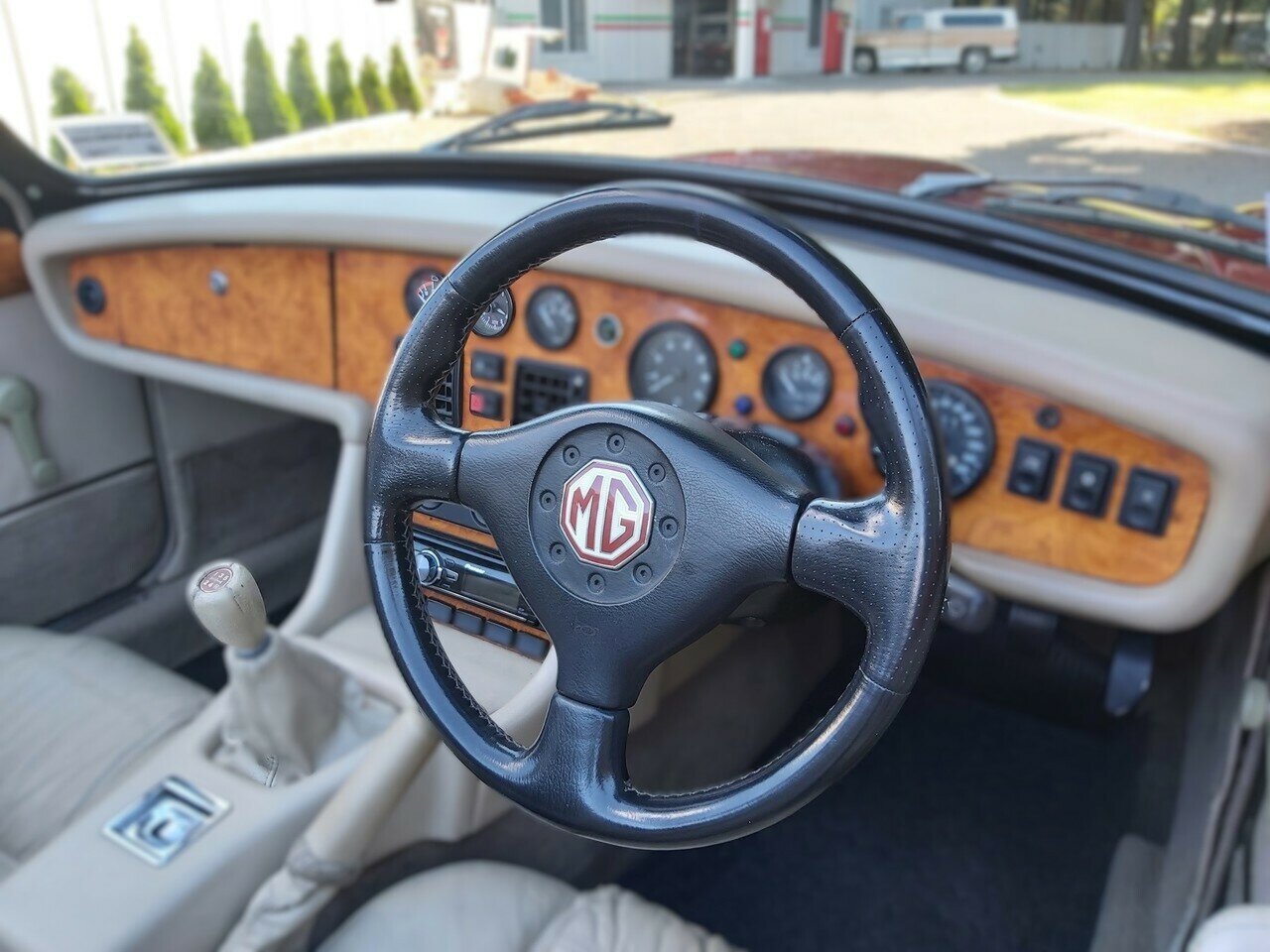 1994 MG RV8 ROADSTER