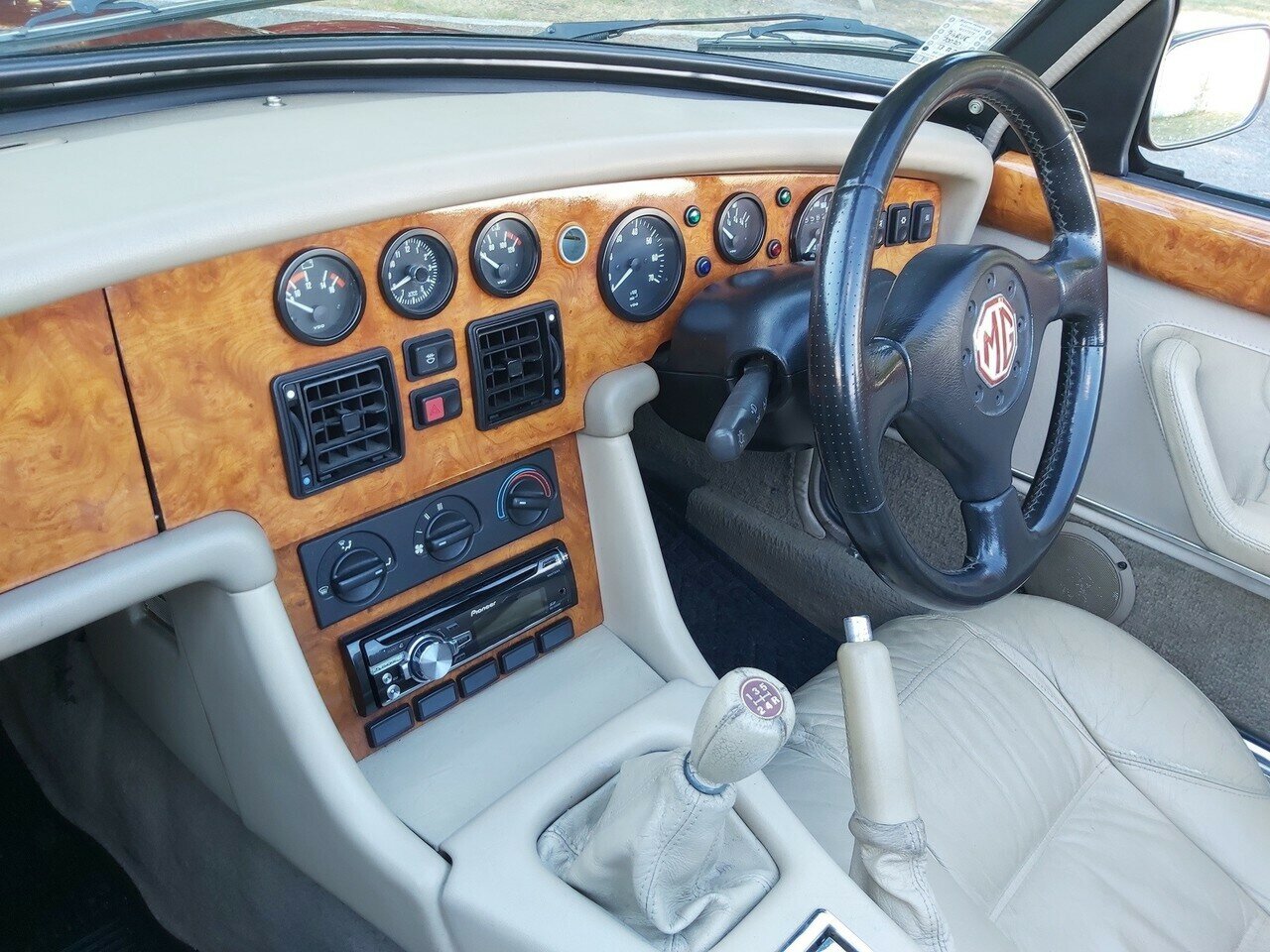 1994 MG RV8 ROADSTER