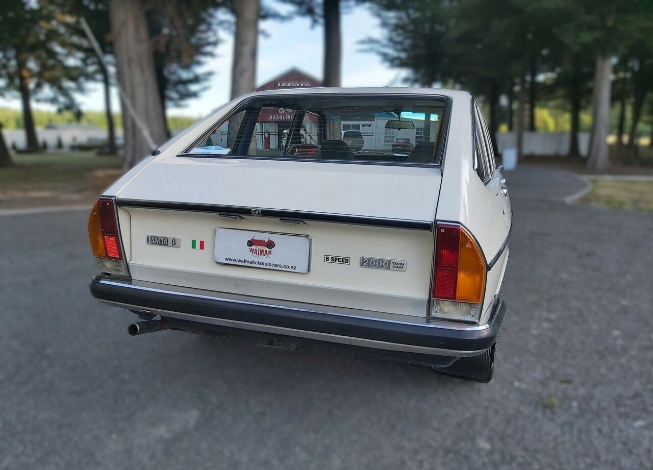 1977 LANCIA BETA 2000 5 SP MANUAL 4D SEDAN