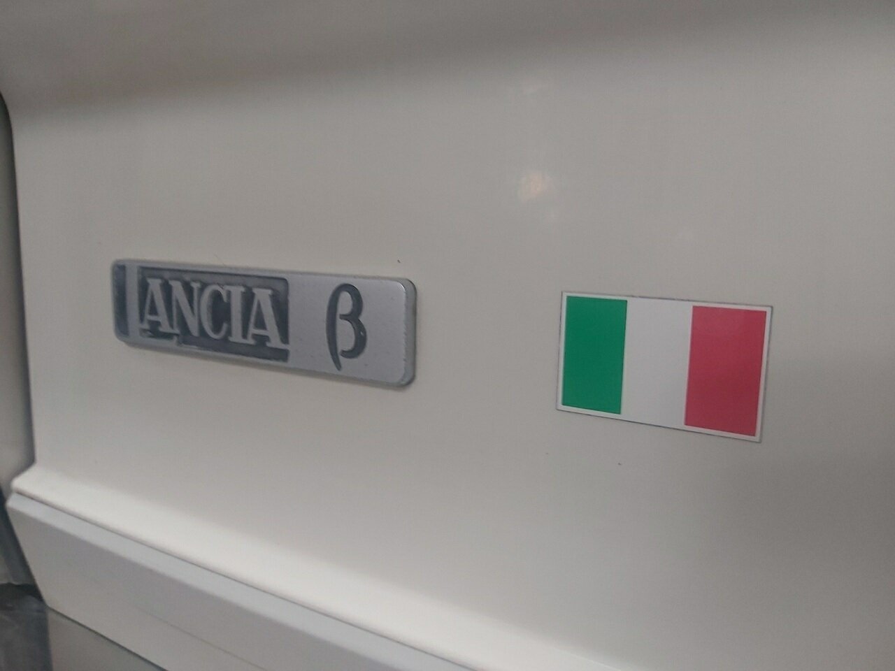 1977 LANCIA BETA 2000 5 SP MANUAL 4D SEDAN