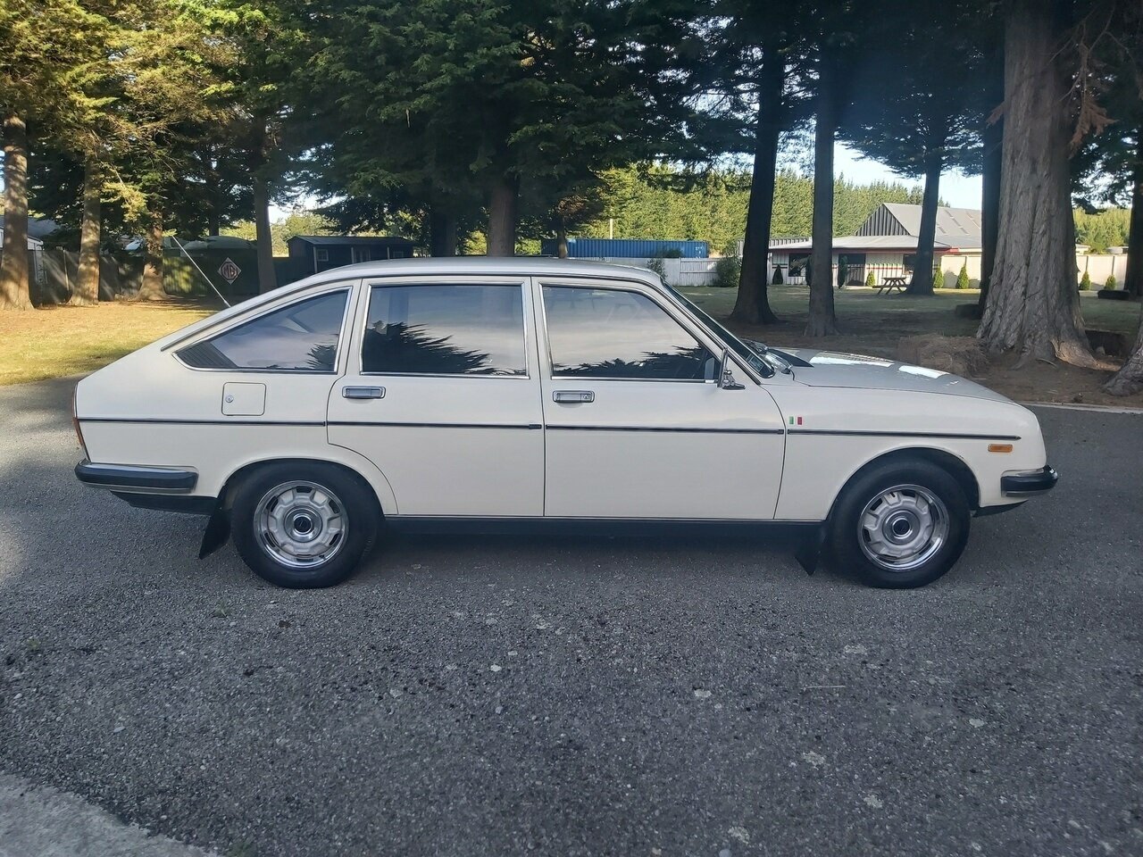 1977 LANCIA BETA 2000 5 SP MANUAL 4D SEDAN