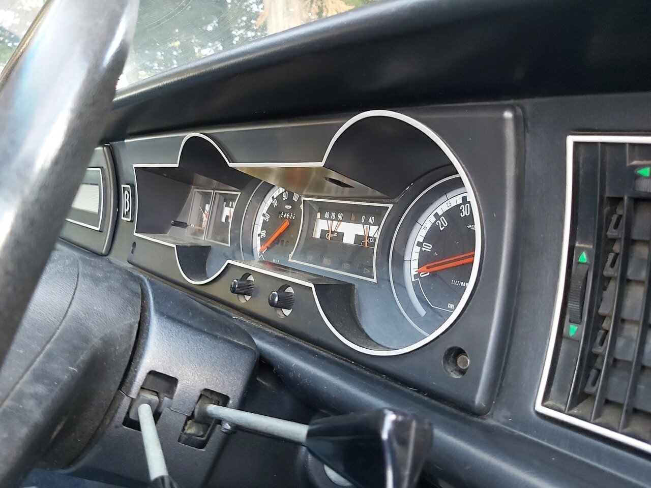 1977 LANCIA BETA 2000 5 SP MANUAL 4D SEDAN