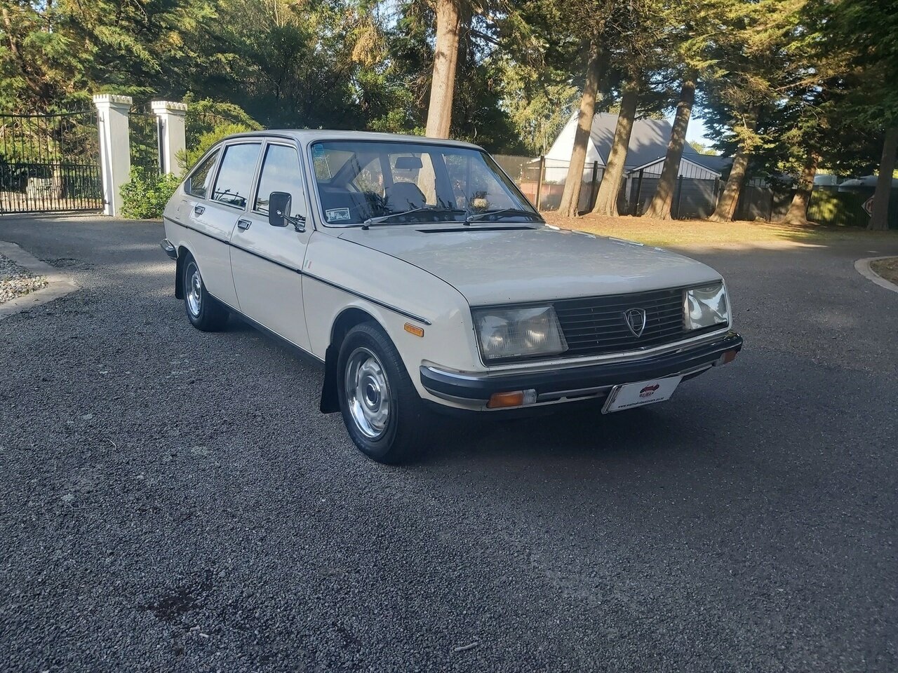 1977 LANCIA BETA 2000 5 SP MANUAL 4D SEDAN