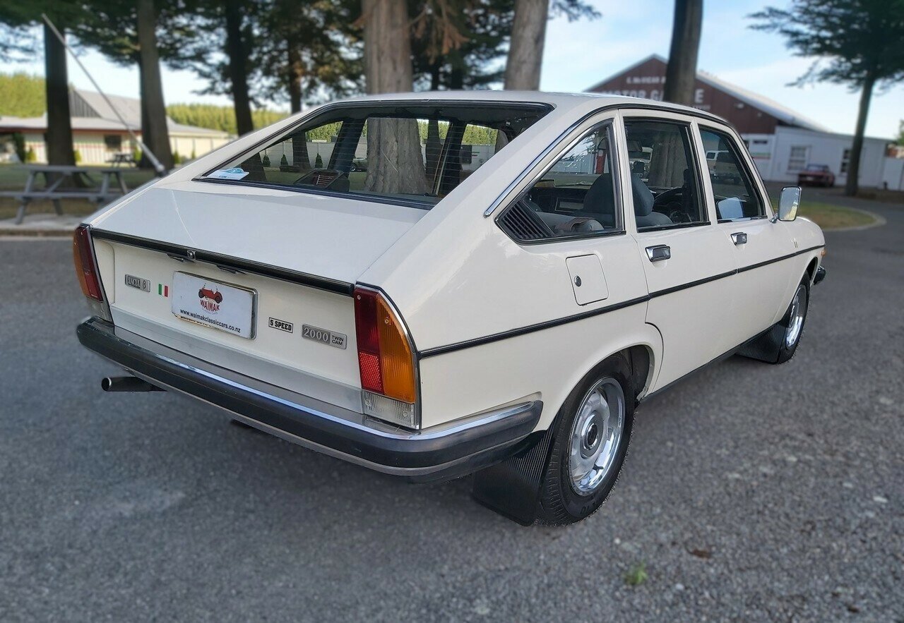 1977 LANCIA BETA 2000 5 SP MANUAL 4D SEDAN