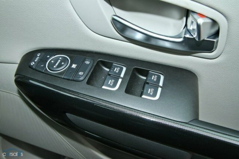 2015 KIA CARNIVAL SI YP MY15