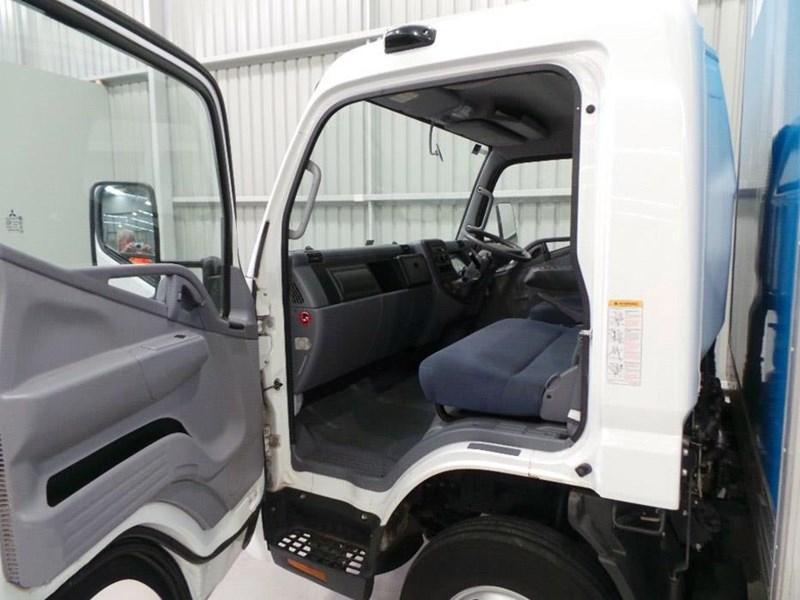 2010 FUSO CANTER PANTECH