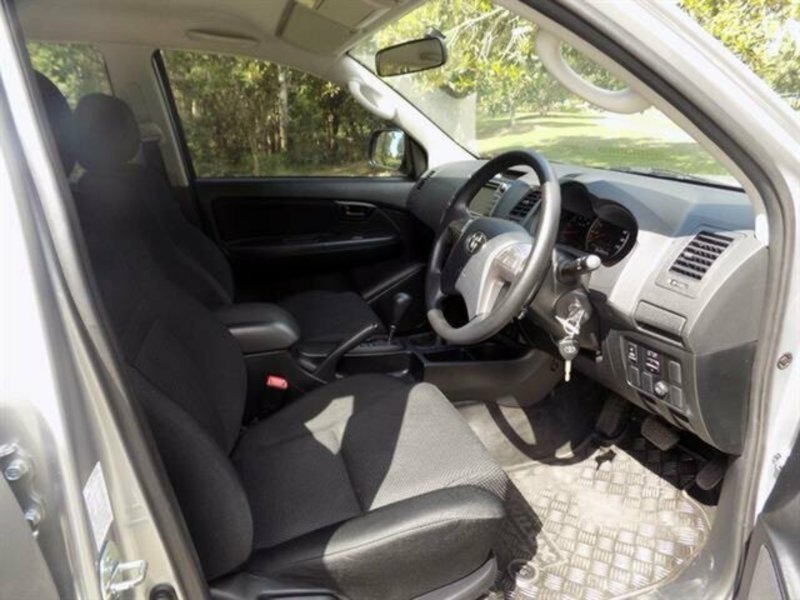 2015 TOYOTA HILUX SR5 (4x4) KUN26R MY14