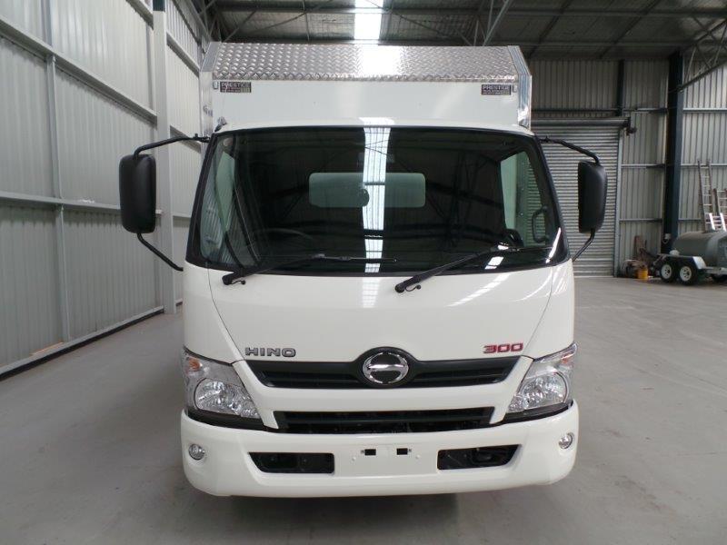 2015 HINO 616 - 300 SERIES