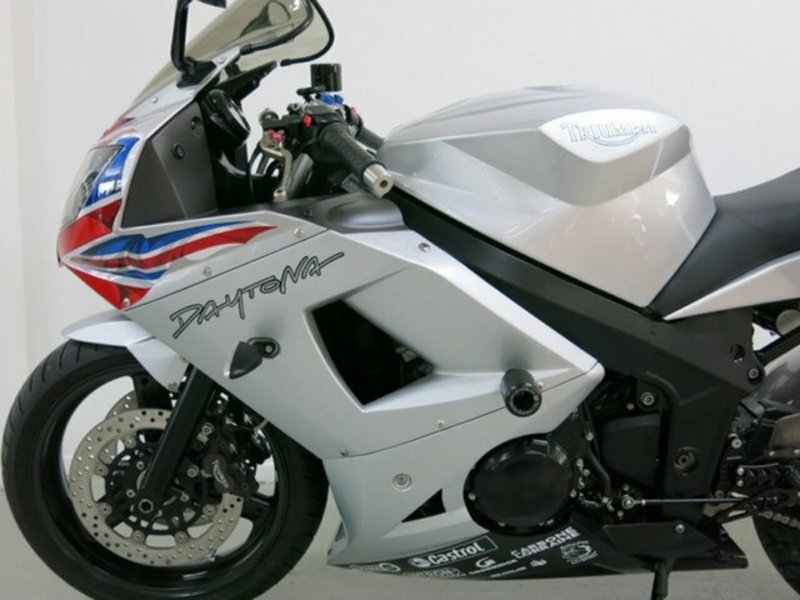 2003 TRIUMPH 600CC DAYTONA 600 MY03