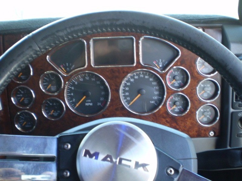 2011 MACK TRIDENT TRIDENT Truck