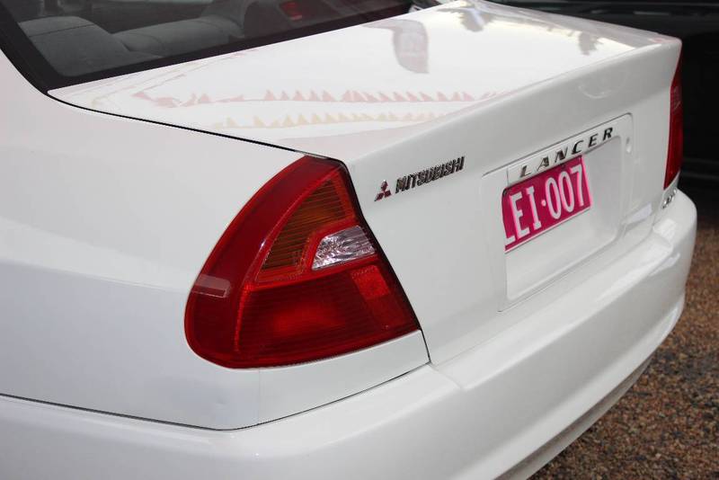 2000 MITSUBISHI LANCER GLXi CE