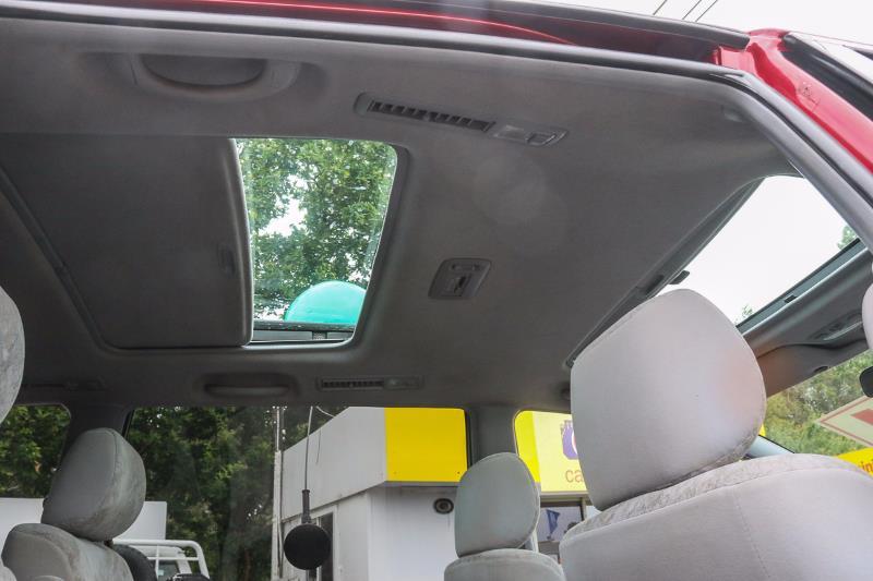 2001 TOYOTA TARAGO