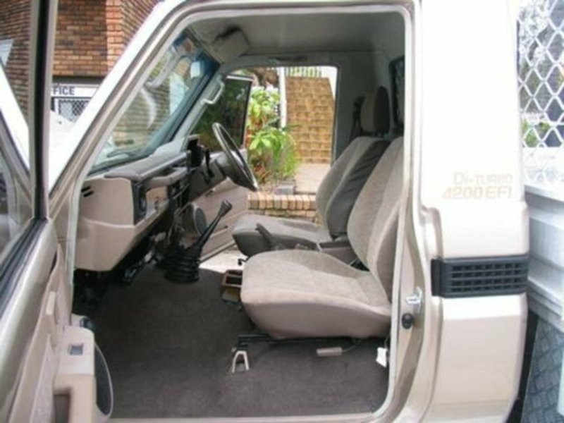2006 TOYOTA LANDCRUISER RV (4x4) HDJ79R