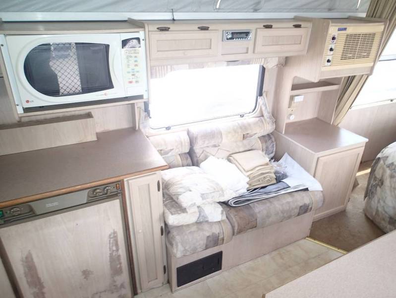 2001 JAYCO WESTPORT 19