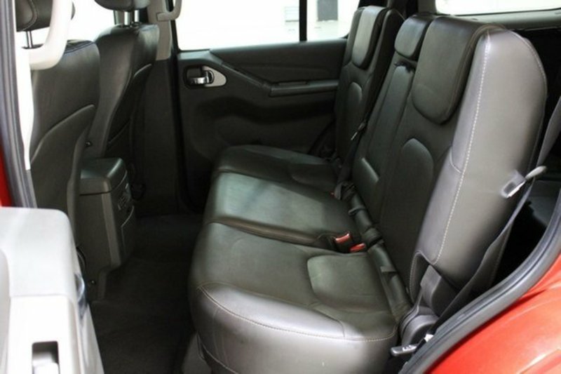 2012 NISSAN PATHFINDER ST-L (4x4) R51 Series 4